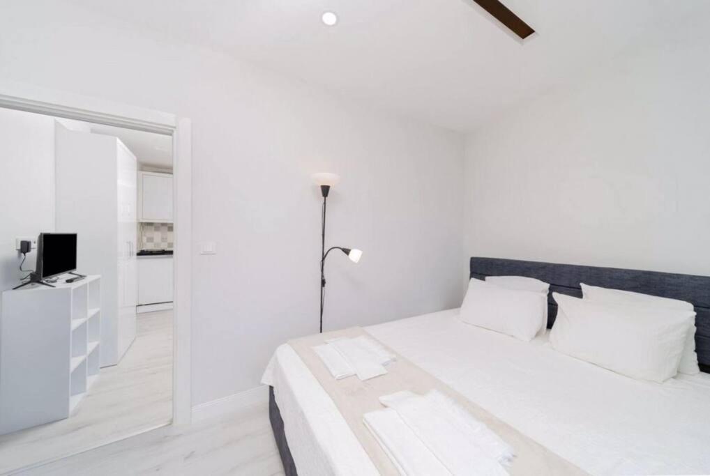 Cozy King Bedroom Dw Apt Kisla1 Antalya Exterior photo